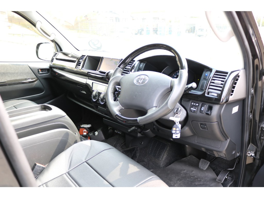 全国ご納車お受けしております。　お気軽にお電話下さいませ。　ＴＥＬ：０７２－７３０－７７６０