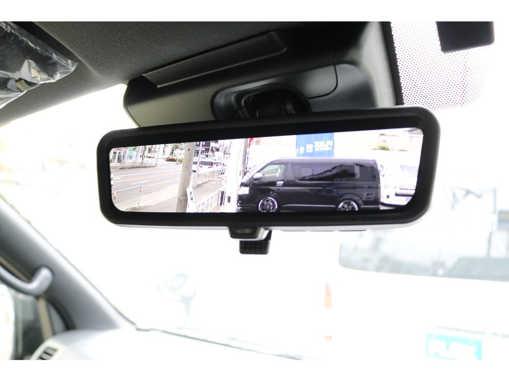鮮明に後方確認が出来るデジタルインナーミラー装備！新型ハイエースバン　スーパーＧＬ　ダークプライムⅡ　【新車未登録】　即納可能です！　ＴＥＬ：０７２－７３０－７７６０