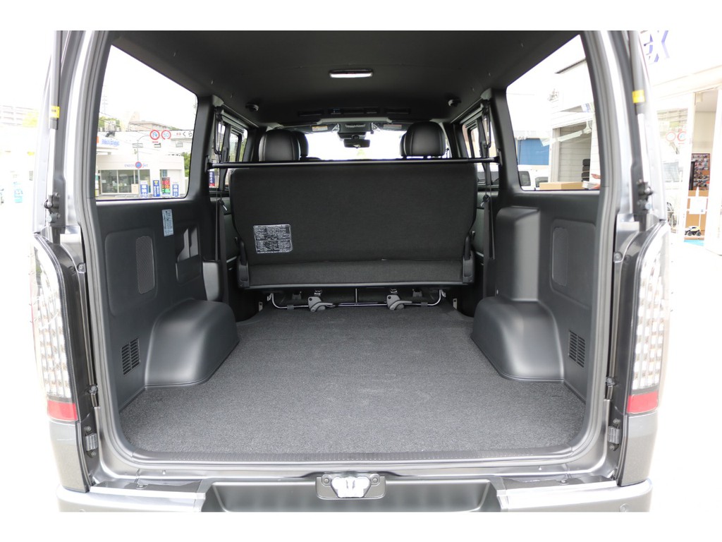 新型ハイエースバン　スーパーＧＬ　ダークプライムⅡ　【新車未登録】　即納可能です！　ＴＥＬ：０７２－７３０－７７６０