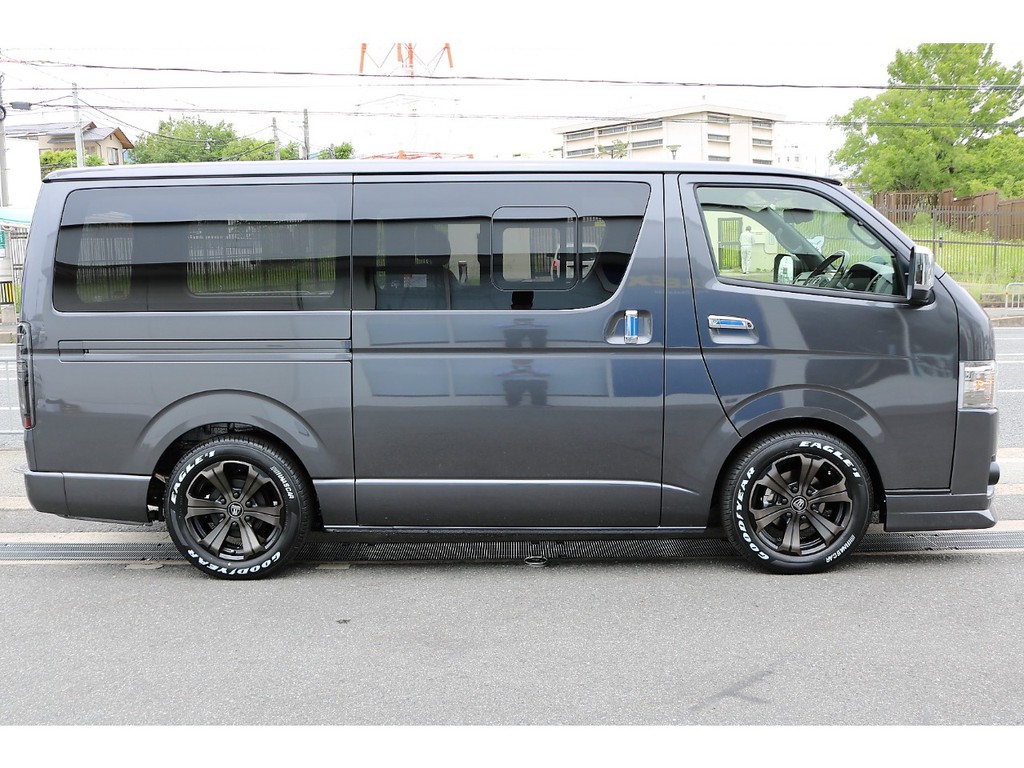 新型ハイエースバン　スーパーＧＬ　ダークプライムⅡ　【新車未登録】　即納可能です！　ＴＥＬ：０７２－７３０－７７６０