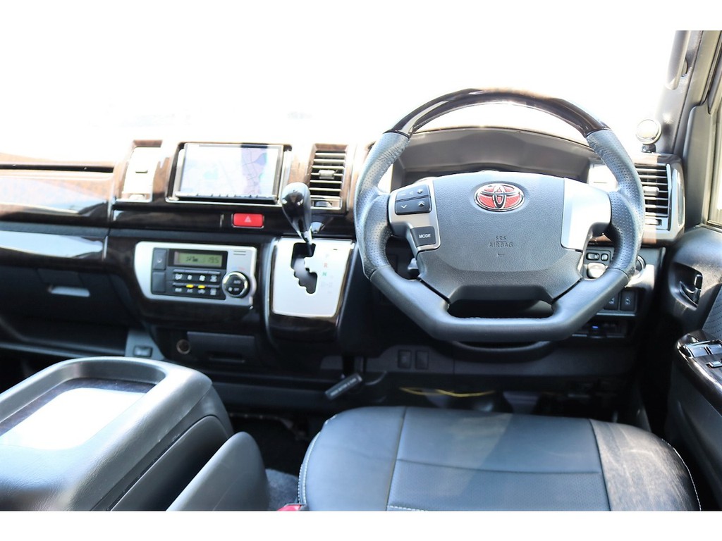 全国ご納車お受け致します。　フレックスハイエース大阪店　ＴＥＬ：０７２－７３０－７７６０