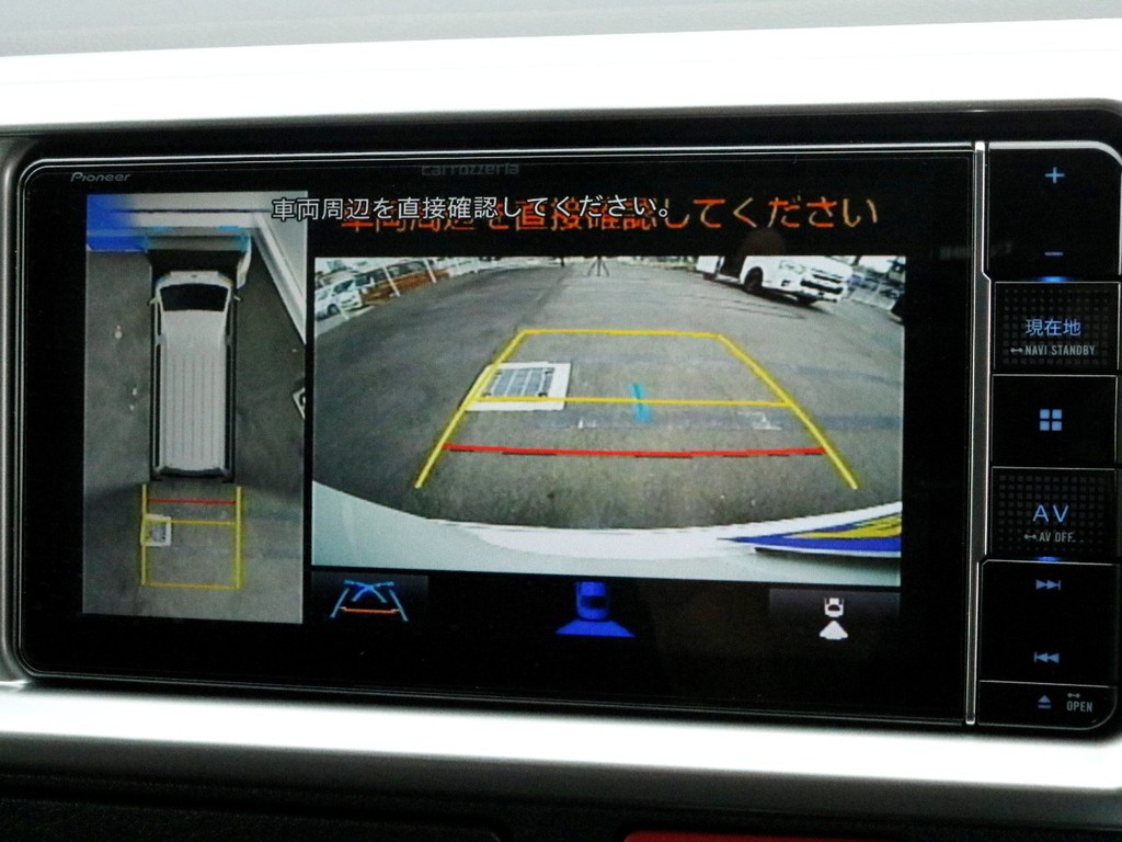 カロッツェリア　１０インチフリップダウンモニターを装着済み！　パノラミックビューモニターやバックカメラの映像はナビモニターに描写に描写されます。