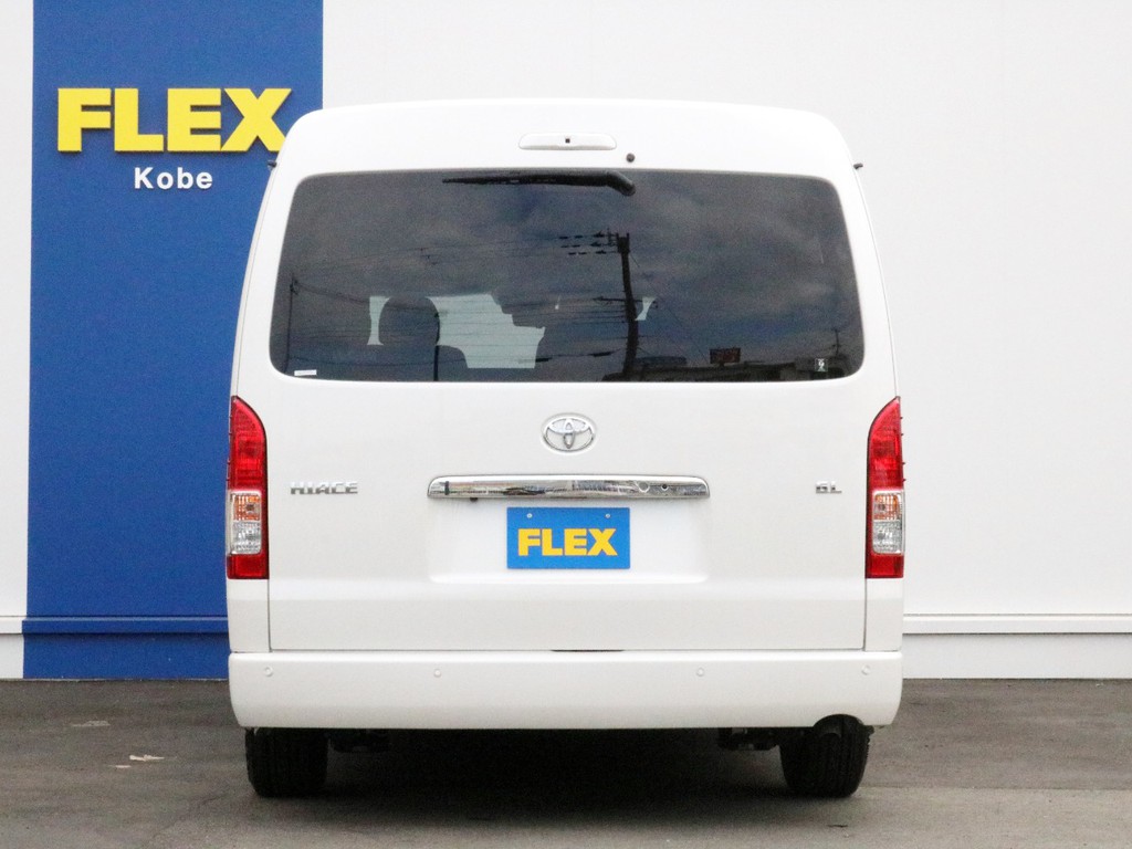 ハイエースをお探しならＦＬＥＸ神戸店へ！　神戸店の展示車両は勿論の事、全国のＦＬＥＸが保有するハイエースの中から貴方にぴったりの一台をお探し致します！