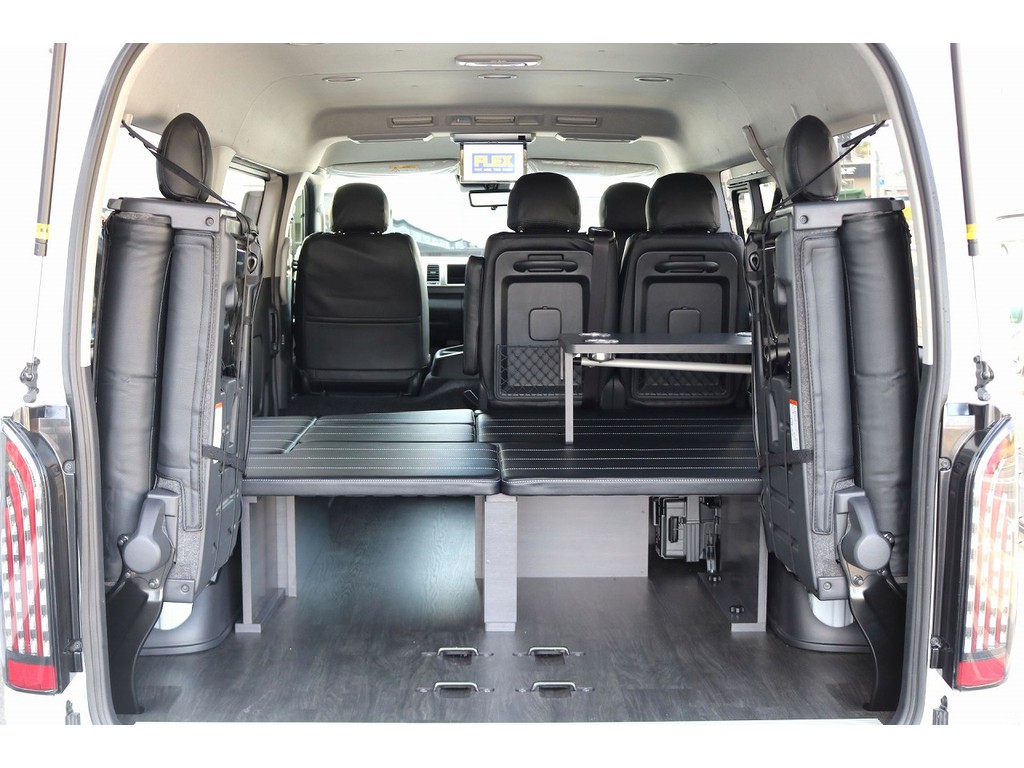 ４列目を跳ね上げればキャリバックもたくさん積めますよ☆