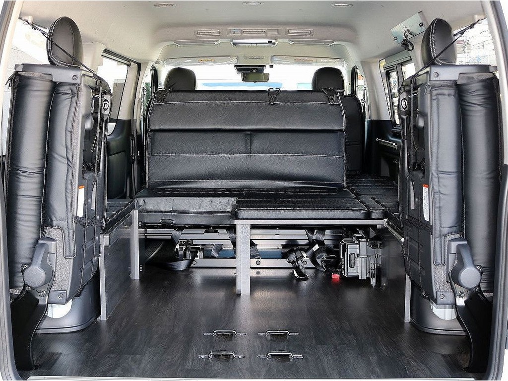 ２列目シートは対面座席も可能です☆彡