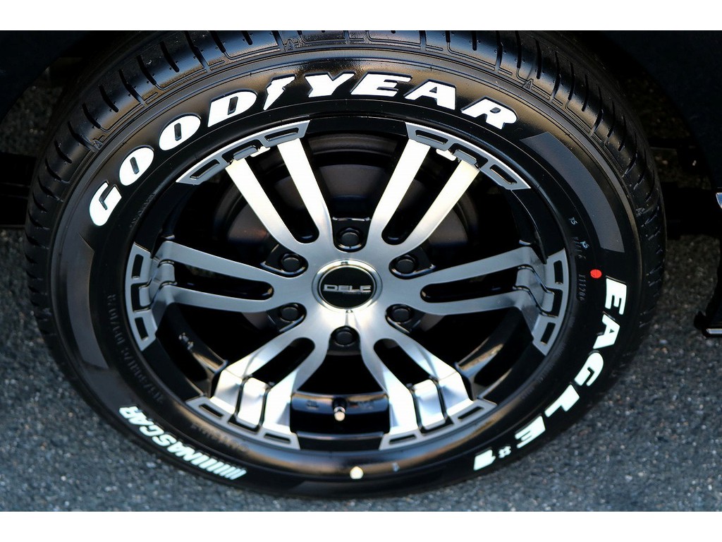 Ｄｅｌｆ０２　１７インチ　ナスカーホワイトレタータイヤをセット！！