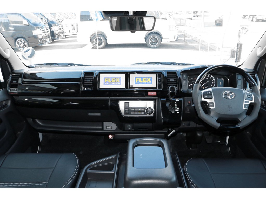 ワイドのコックピットは広々で魅力的ですね☆