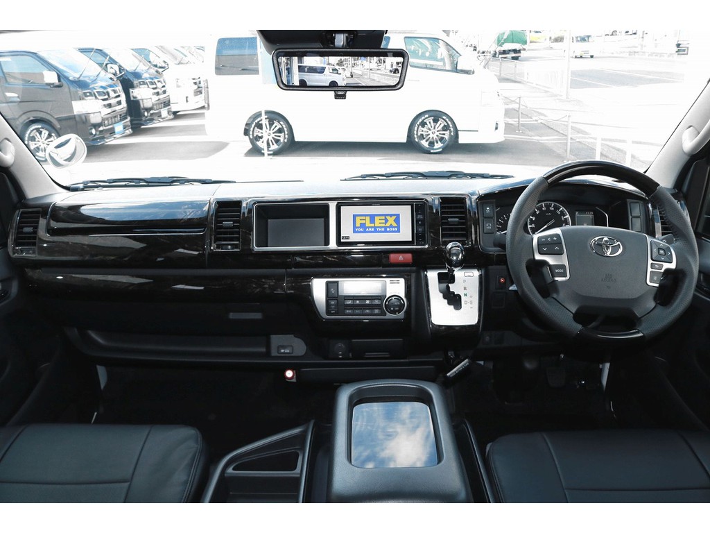 ワイドボディのコックピットは広くて魅力的ですね☆