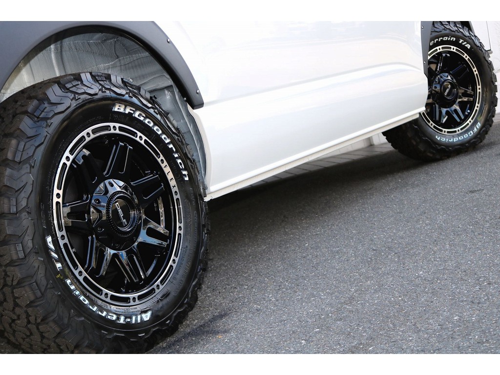 サイドラインを彩るアルミフェイス☆彡