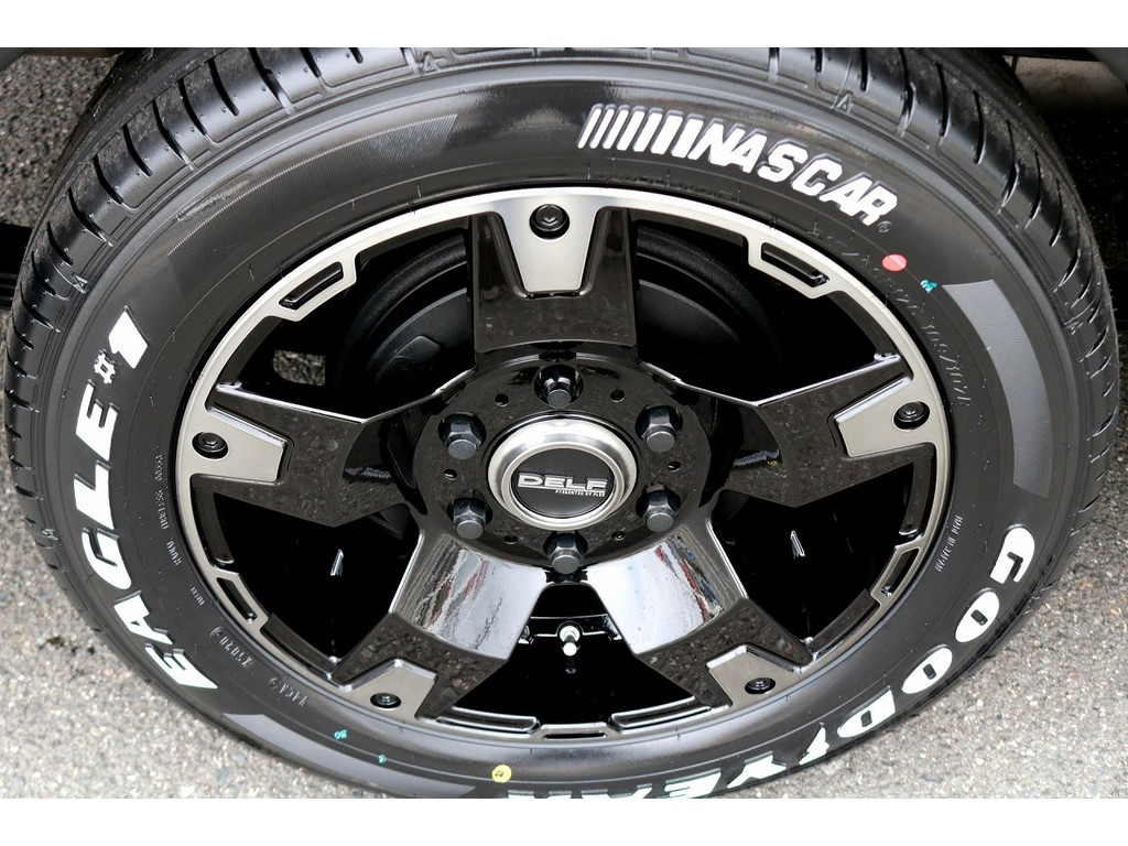 Ｄｅｌｆ０３　１７インチ　ナスカーホワイトレタータイヤをセット！！