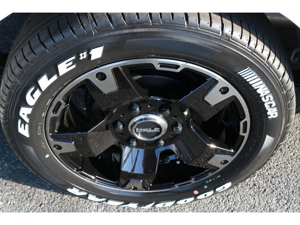 Ｄｅｌｆ０３　１７インチ　ナスカーホワイトレタータイヤをセット！！