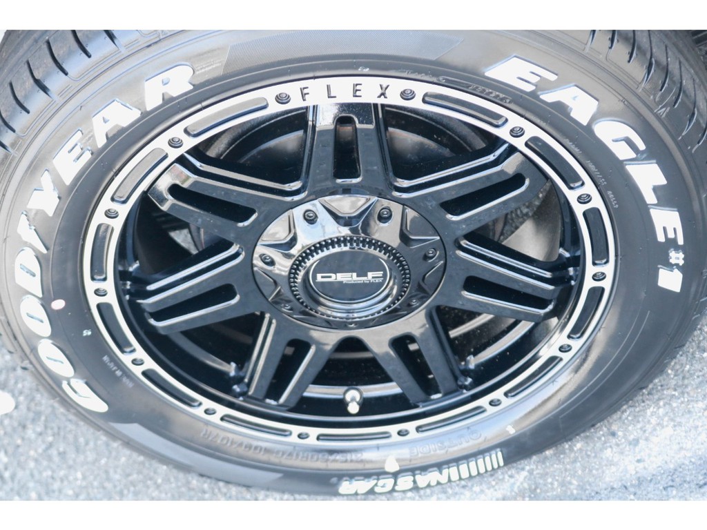 Ｄｅｌｆ０４　１７インチ　ナスカーホワイトレタータイヤをセット！！