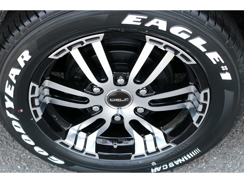 Ｄｅｌｆ０２　１７インチ　ナスカーホワイトレタータイヤをセット！！