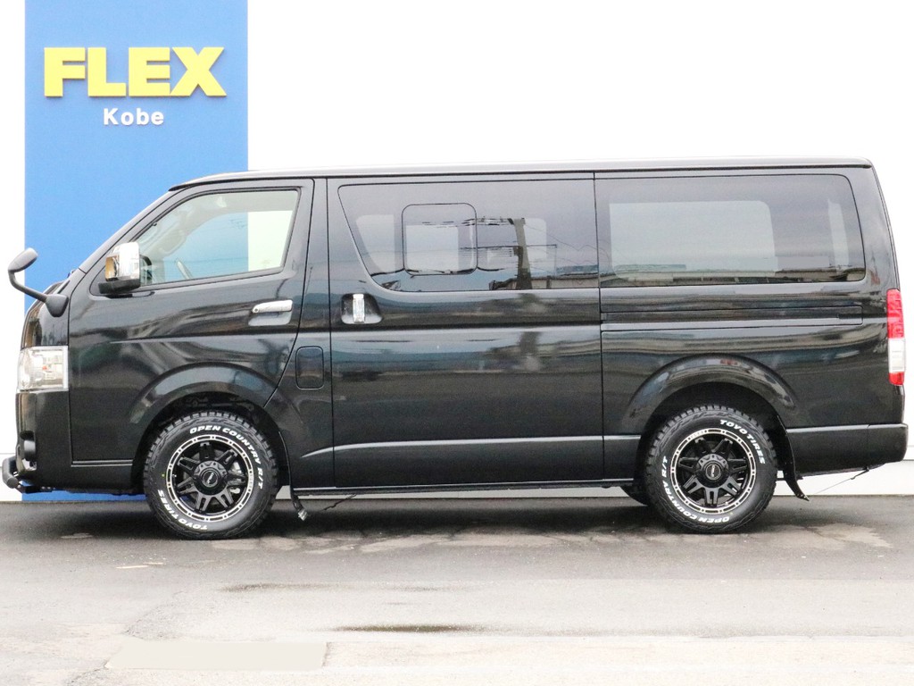 車高は純正を維持しています。更なる車高調整などご要望がございましたらお気兼ねなくお申し付け下さい。