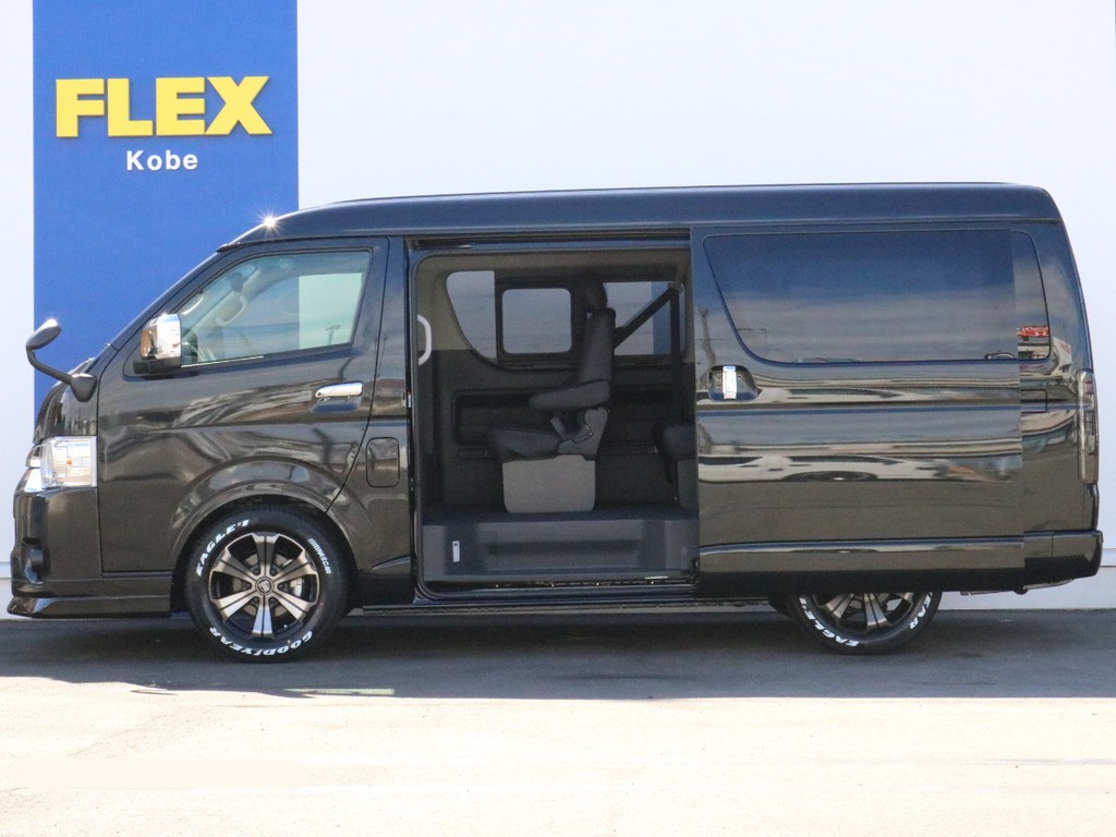 1.5インチローダウン施工済み！　車高公認取得するので継続車検の際も安心です。メーカーオプションのパワースライドドアも完備！