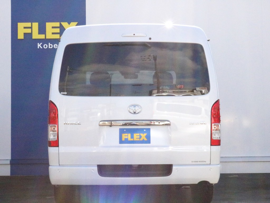 ハイエースをお探しならＦＬＥＸ神戸店へ！　神戸店の展示車両は勿論、全国のＦＬＥＸが保有するハイエースの中から貴方にぴったりの一台をお探し致します！