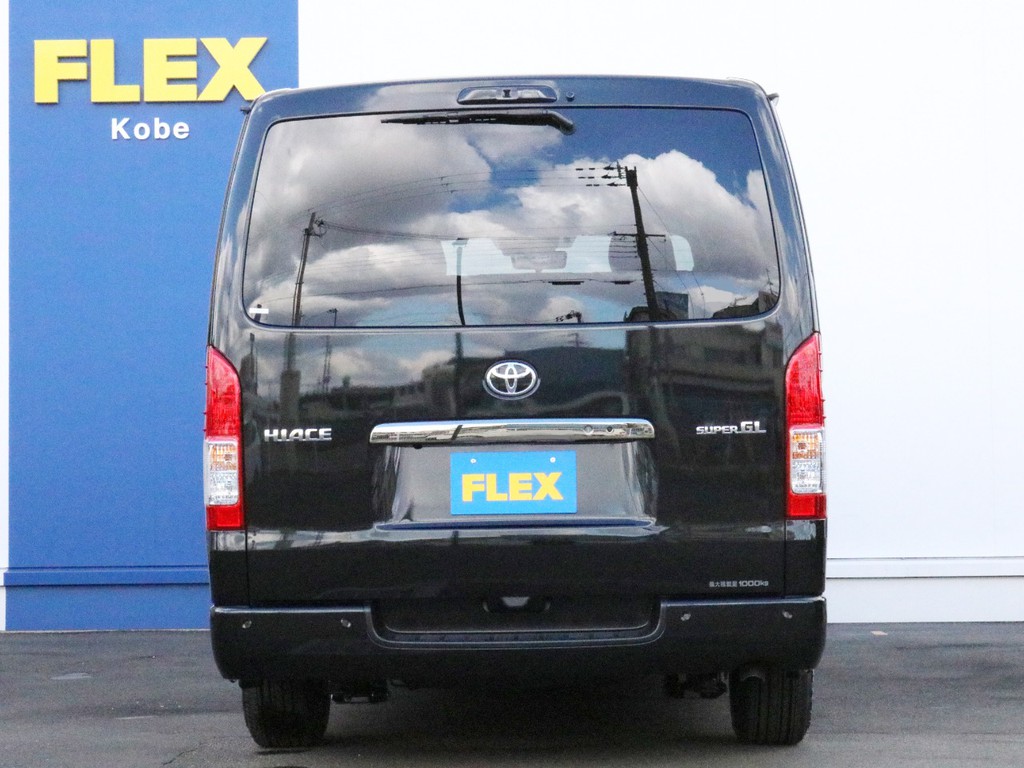ハイエースをお探しならFLEX神戸店へ！　神戸店の展示車両は勿論、全国のFLEXが保有するハイエースの中から貴方にぴったりの一台をお探し致します！