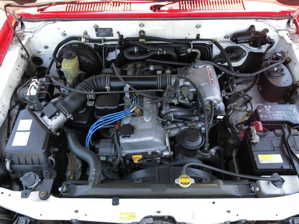 経済性に優れている２７００ｃエンジン！タイミングチェーン式で、１０万キロ時の交換も不要ですよ！