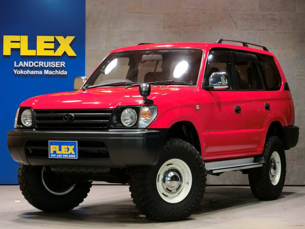 ２７００ｃｃエンジンの、サードシート付８人乗り車！レッドカラーＮＥＷペイント！丸目フェイス換装＆ナローボディー化