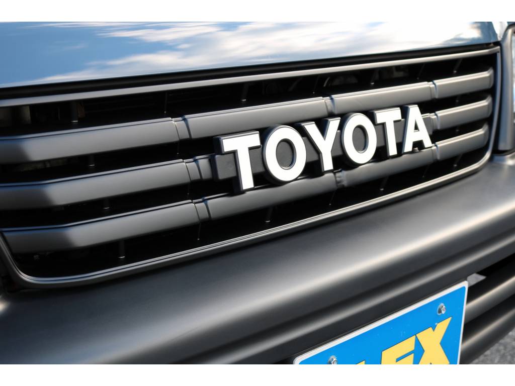 純正グリルを加工したTOYOTAエンブレム付きグリル♪雰囲気良くないですか！？