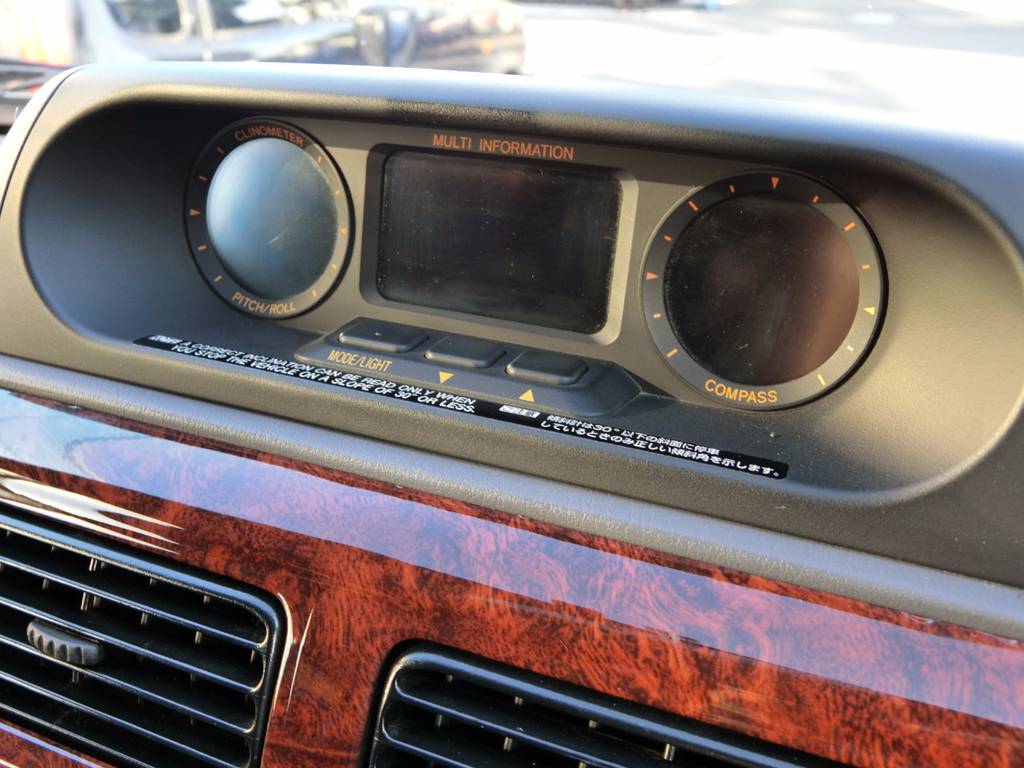 ３連フィールドメーター装備車！その気にさせてくれるアイテムですね！