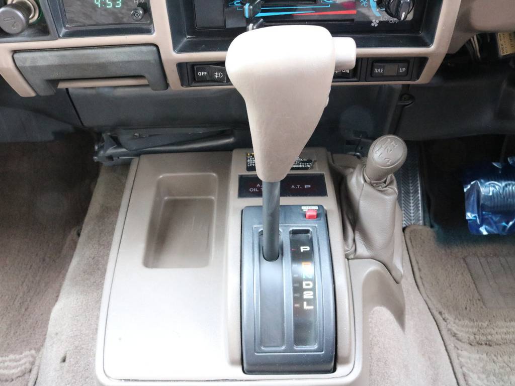 3000ccのパワフルなエンジンと相性の良いオートマチックで運転楽々です！！
