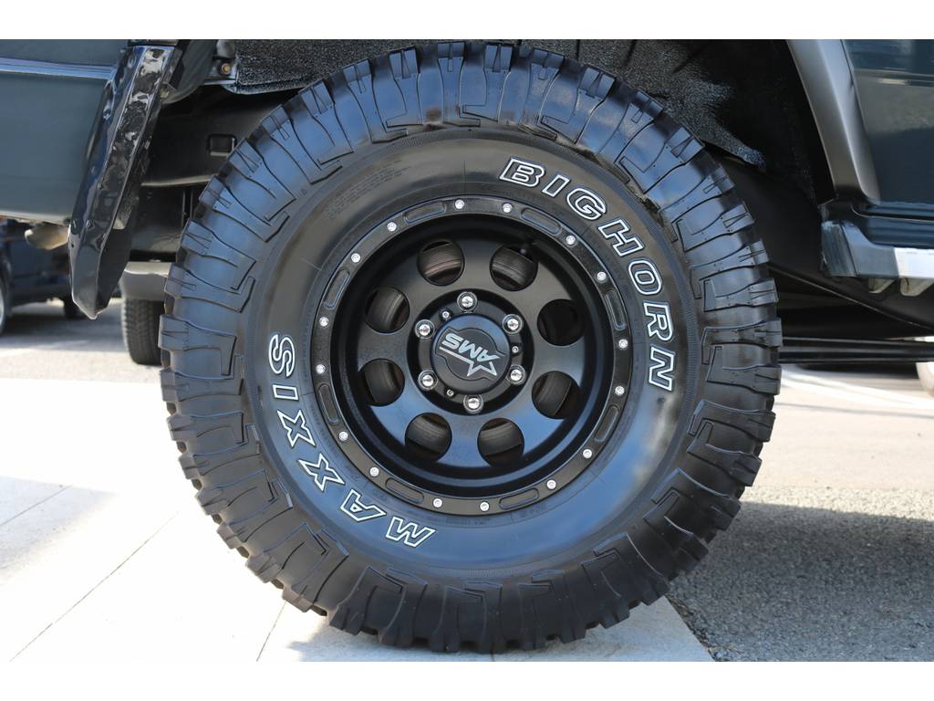 社外ホイール×ＭＡＸＸＩＳ　ＢＩＧＨＯＲＮ　33×12.5Ｒ15