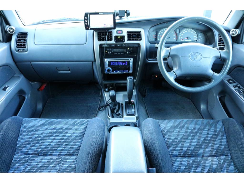 運転席廻り！目線も高く運転もしやすいですよ！