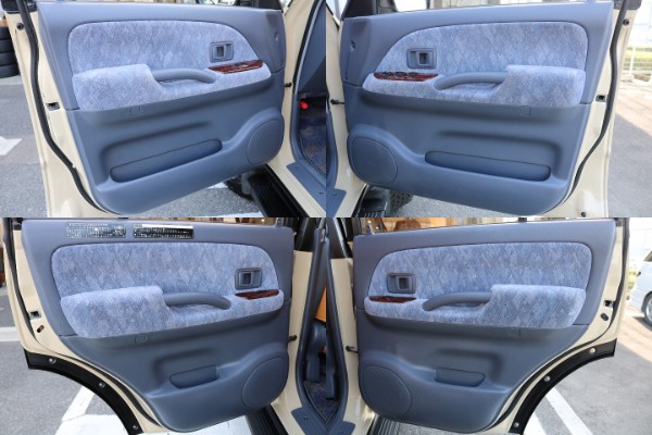 ドア内張も綺麗に保たれております！