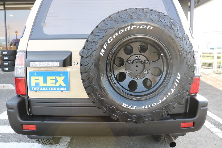 背面タイヤ付きで四駆感も損ないません！