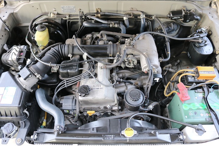 エンジンルームも綺麗に保たれております！