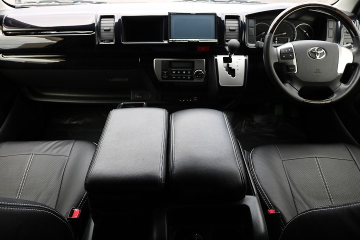 希少中古内装架装車１列目もきれいです！
