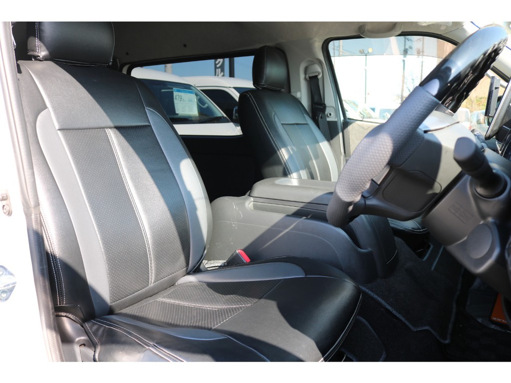 運転席シート！