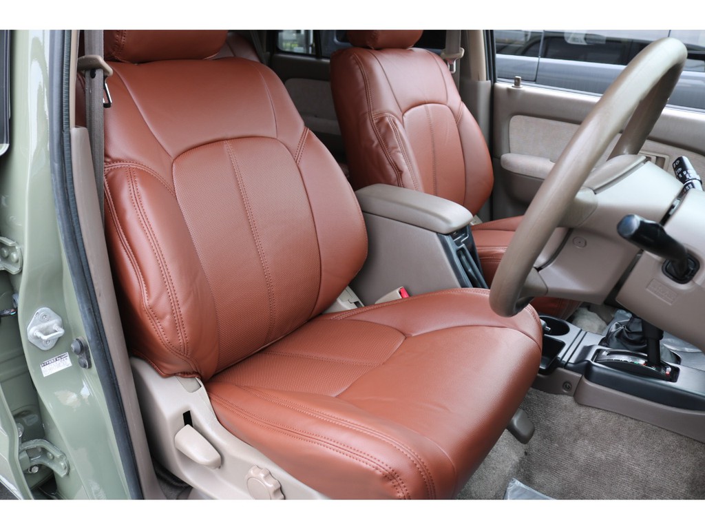 新品レザー調シートカバーをセット！