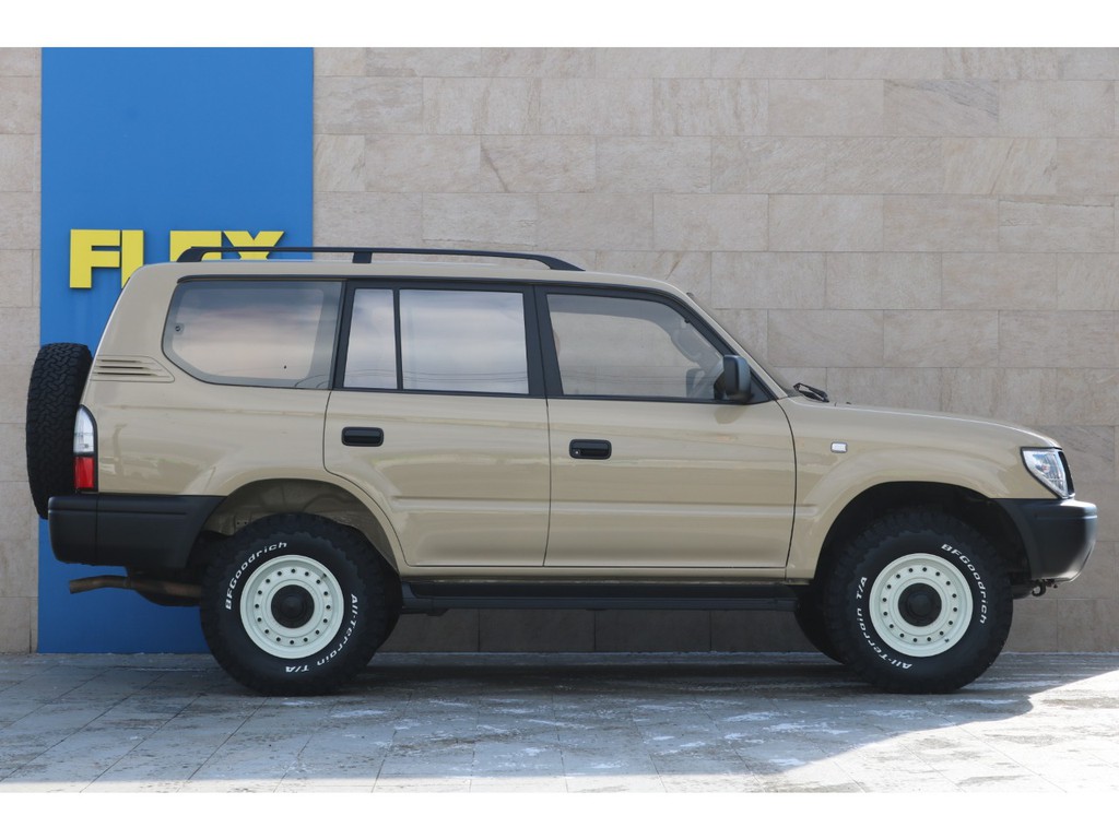 車高はノーマルとなりますので、男女問わず運転もしやすいですよ！高さ１９１センチ！