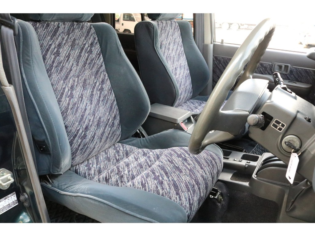 運転席シート！