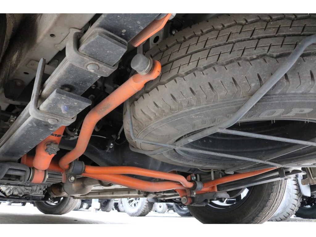 ＵＩ製コンフォートショックにリア追加スタビライザー装備済み！