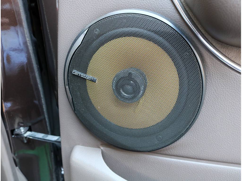 Carrozeria製社外スピーカー完備です！