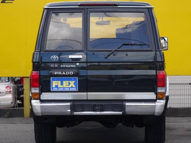 リアは人気の背面タイヤレスでスッキリとしたリアビューです＾＾