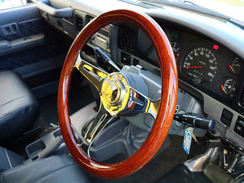 年々価格上昇中の７８プラドです！直球ど真ん中の王道カスタム！