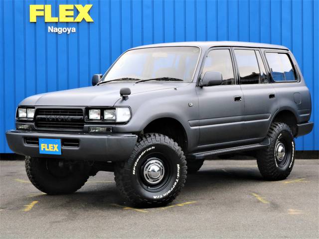 NEWペイントマッドグレーに各部ブラックアウトのランクル完成致しました！角目ヘッドライトをインストールしてクラシック＆カッコいいを目指して作りました！