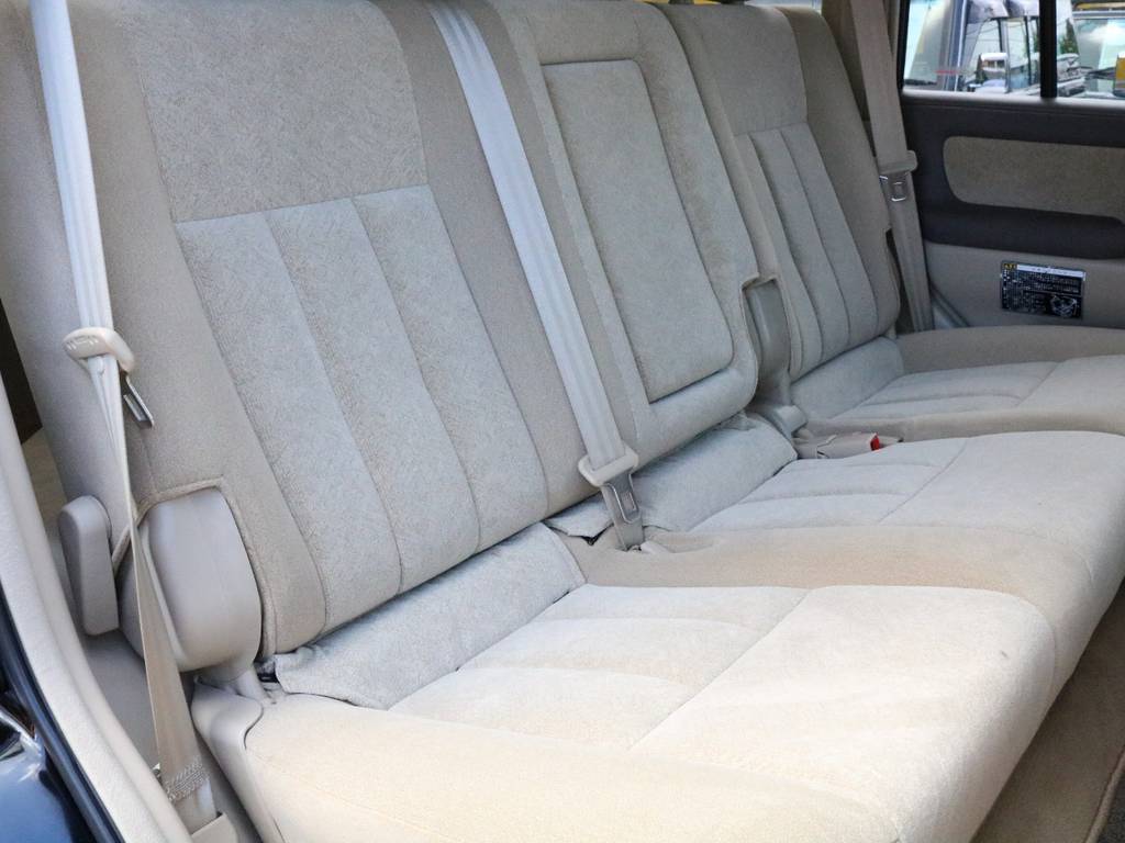 セカンドシートにはチャイルドシートも取付け可能です☆シートアレンジで荷物も沢山積むことができます☆