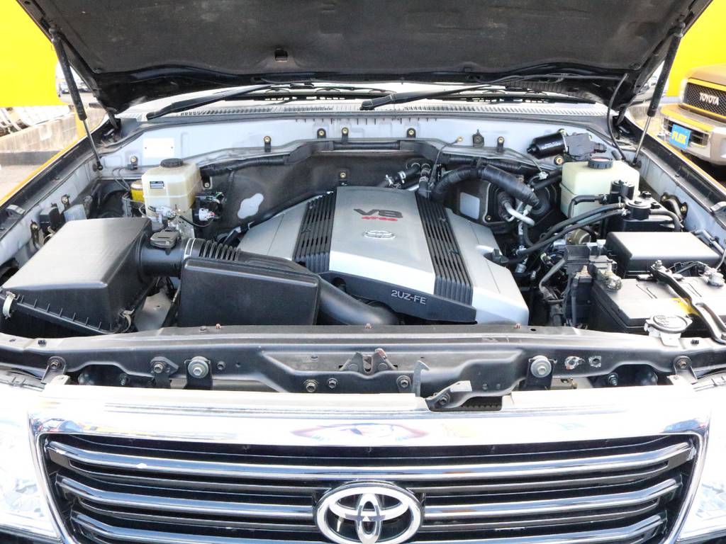 ランクル１００の４７００ｃｃのパワフルエンジン搭載☆ダカールラリーもオリジナルの状態で走破する力を持つエンジンです☆