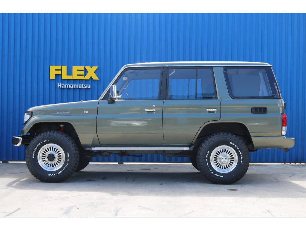 AWはDEANのカリフォルニアでカラーはバーニッシュグレーをチョイスしました。ボディカラーに驚く程マッチングしております！