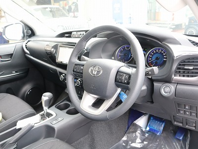 運転席も広く運転しやすいです♪