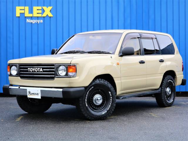 ランクル１００フェイスチェンジしました。オシャレ代表のベージュでオールペイントをしております。お気軽にご相談下さい。