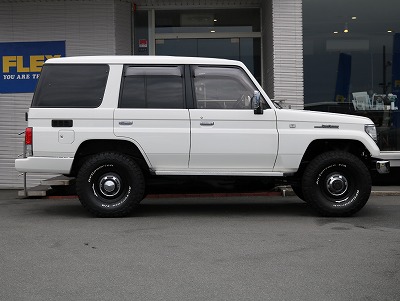 最上級グレードのＥＸがベースのお車となります。