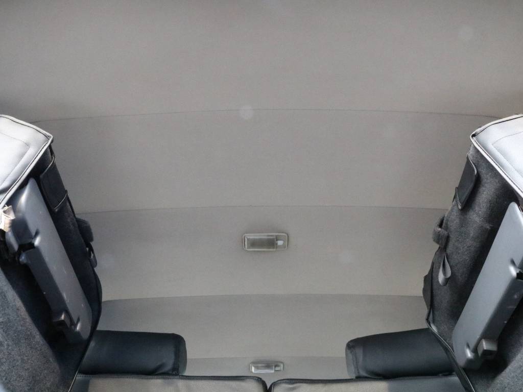 約２５年前の車とは思えない室内。