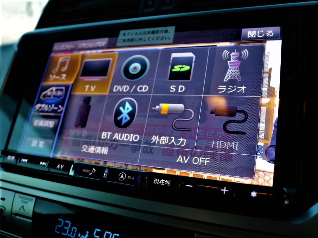 新品ALPINE　BICX　プラド専用９インチナビをインストール！もちろんBluetooth接続も出来ますし、走行中にテレビも見れます！だからと言って、テレビを見てて事故には気を付けて下さいね！