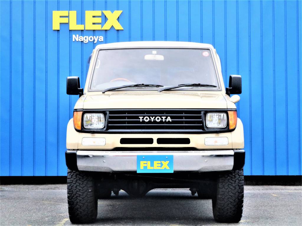 ＴＯＹＯＴＡロゴがベージュワントーンと絶妙なマッチングです。